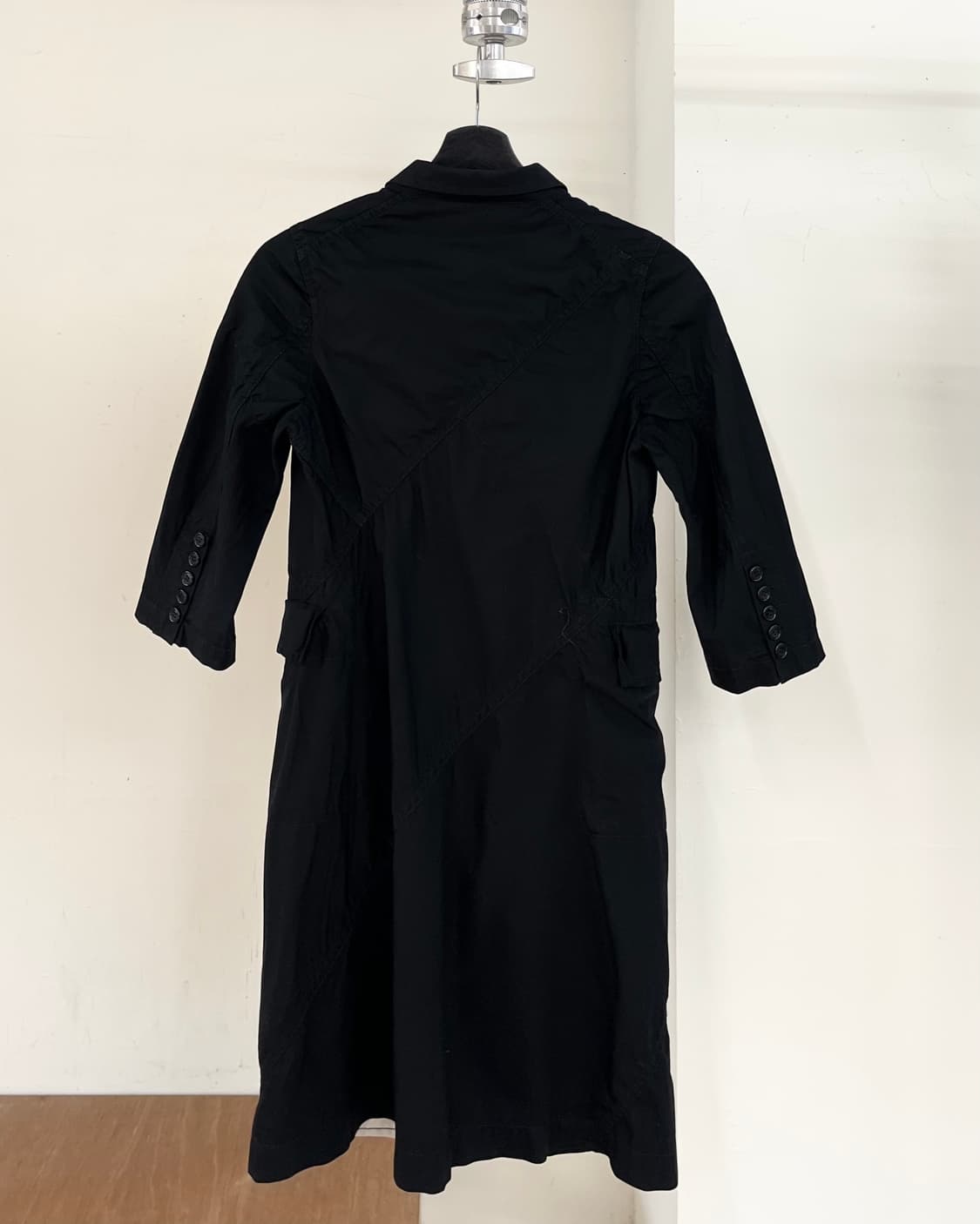 꼼데가르송 블랙 개더드 버튼 코트 상품이미지6