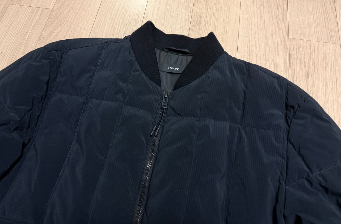 띠어리(Theory) Down Bomber Storm 경량 패딩 M 상품이미지1