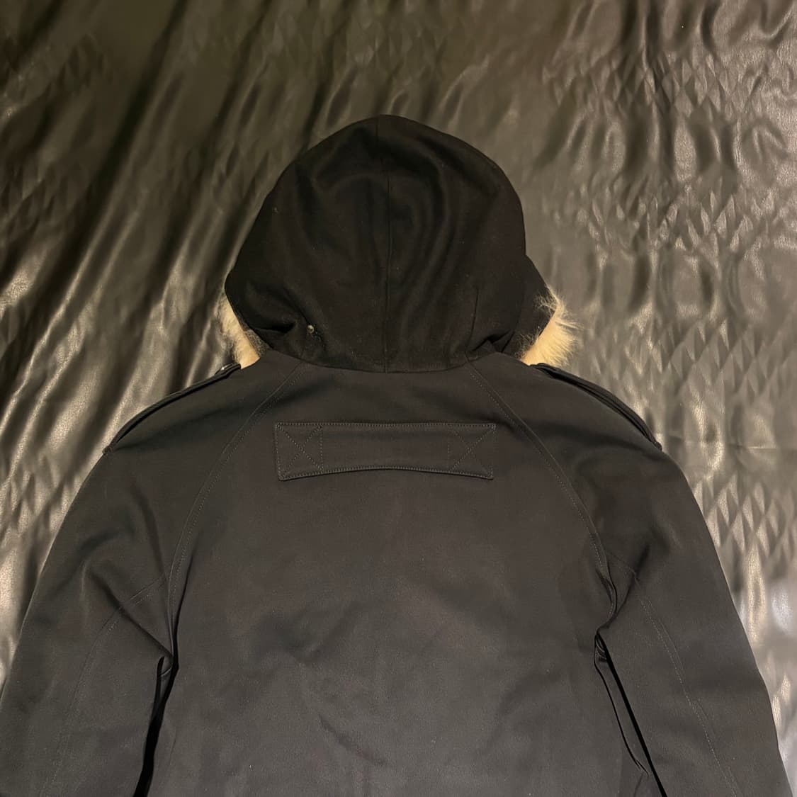 산드로 블랙 퍼 후드 패딩 상품이미지4