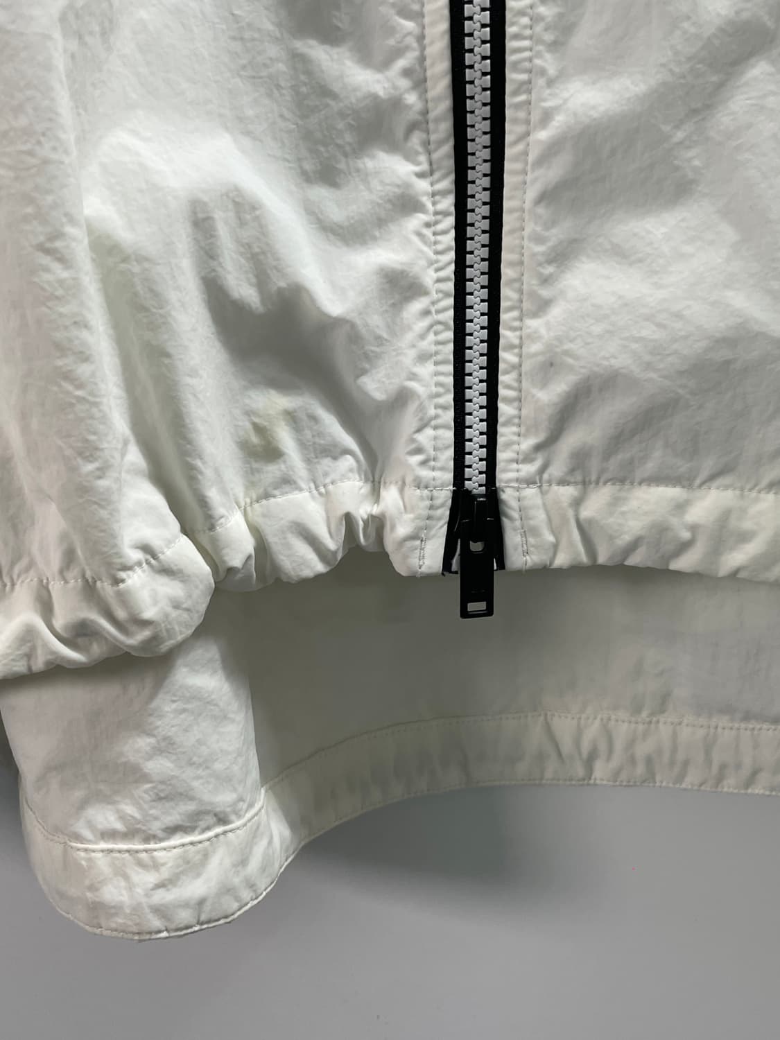 무스너클 화이트 투웨이 바람막이 자켓 (on.298) 상품이미지5