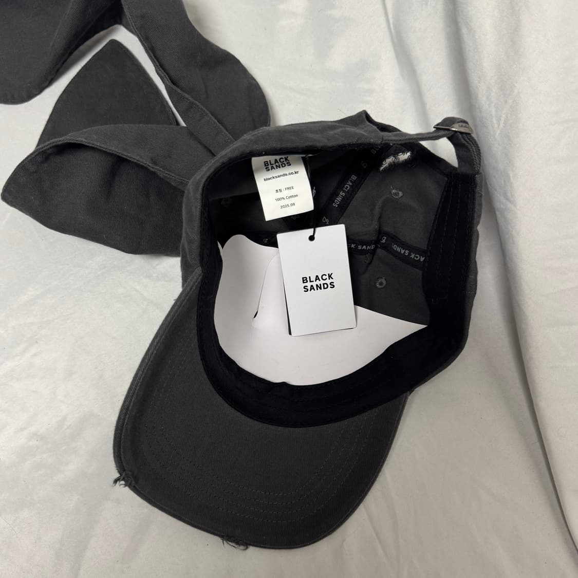 블랙샌즈 토끼 귀 볼캡 상품이미지3