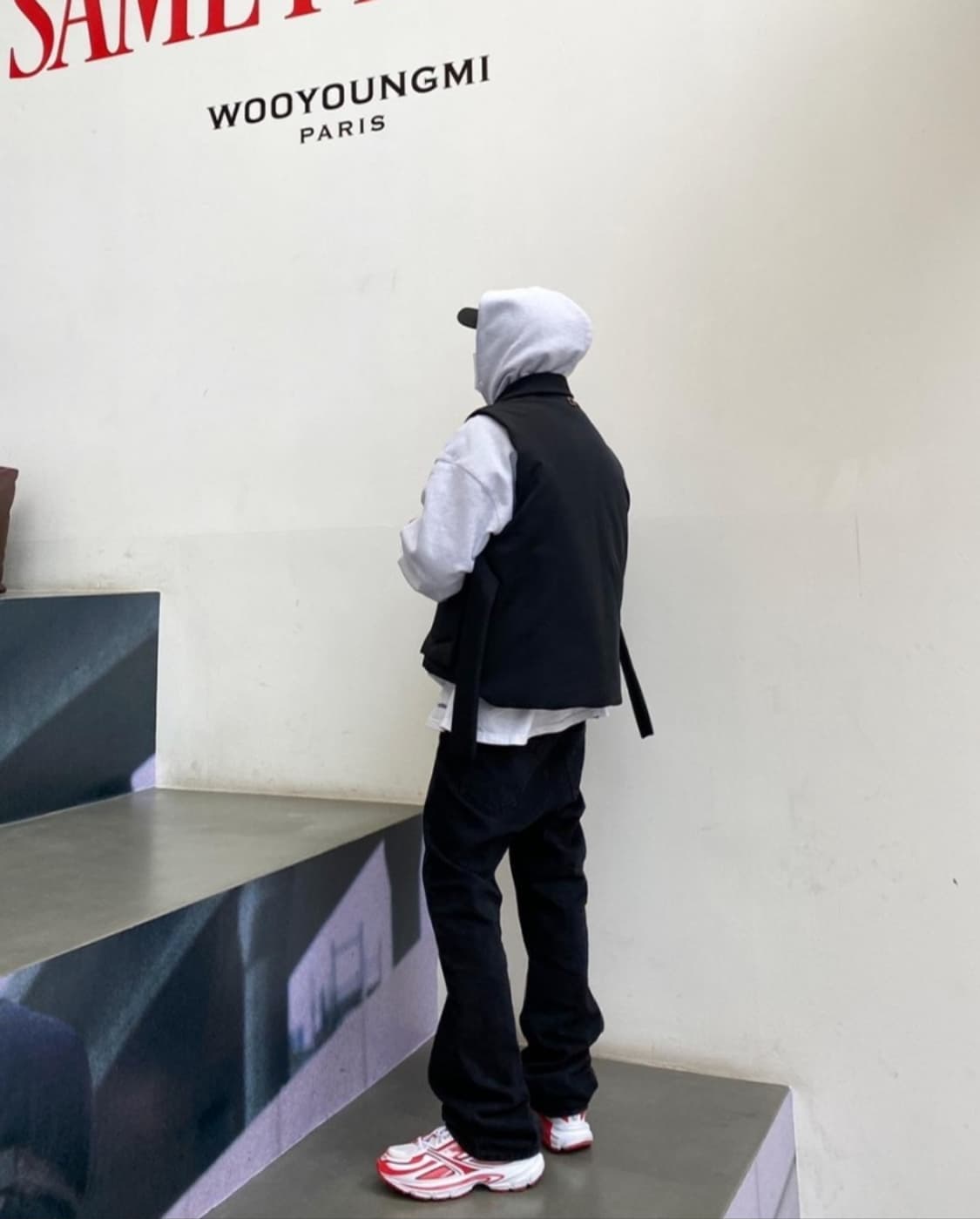 우영미 20fw 블랙 벨트 디테일 패딩 베스트 상품이미지7