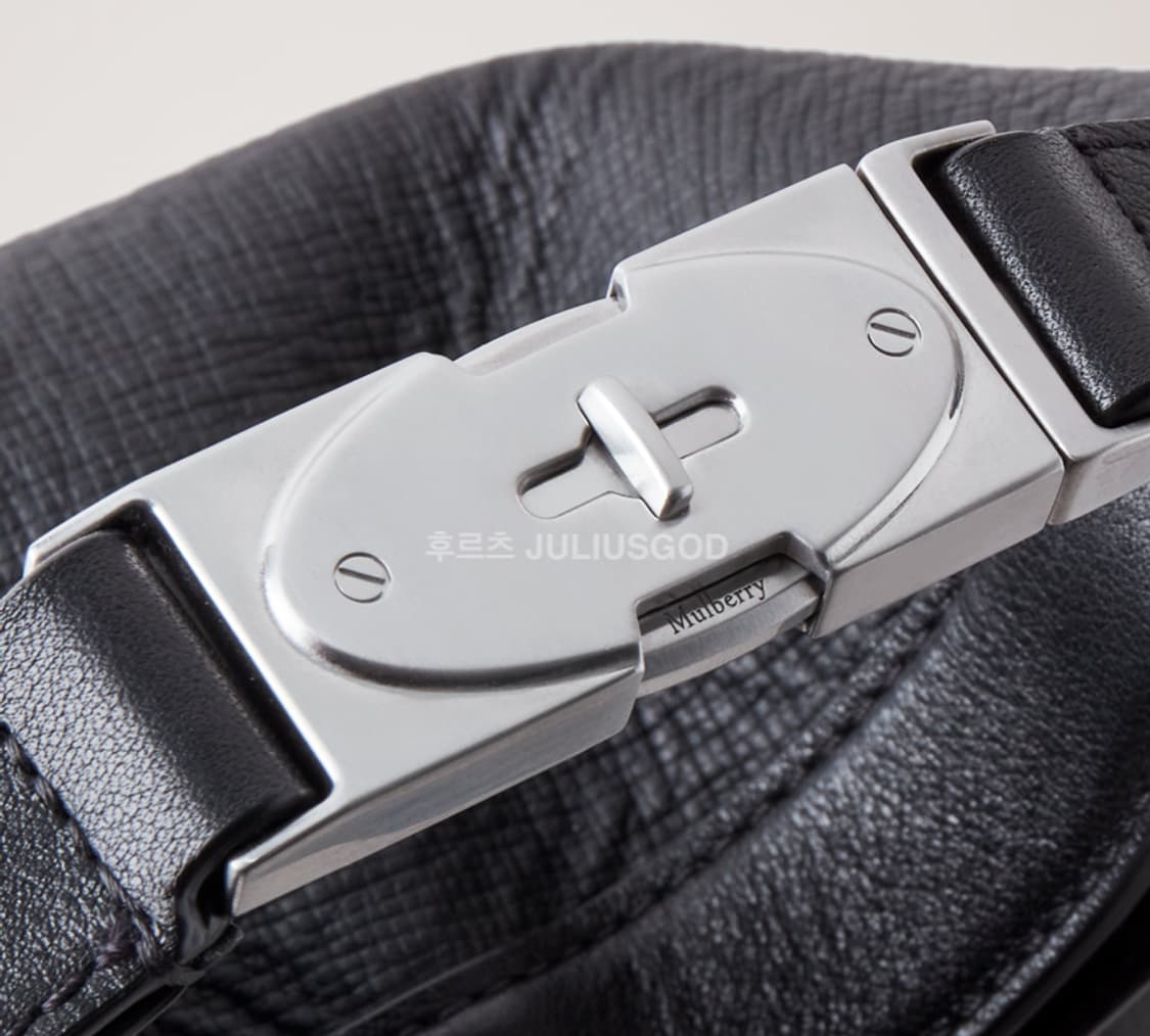 [정품/새제품] MULBERRY 멀버리 로고 버클 크로스백 가방 페니백 상품이미지2