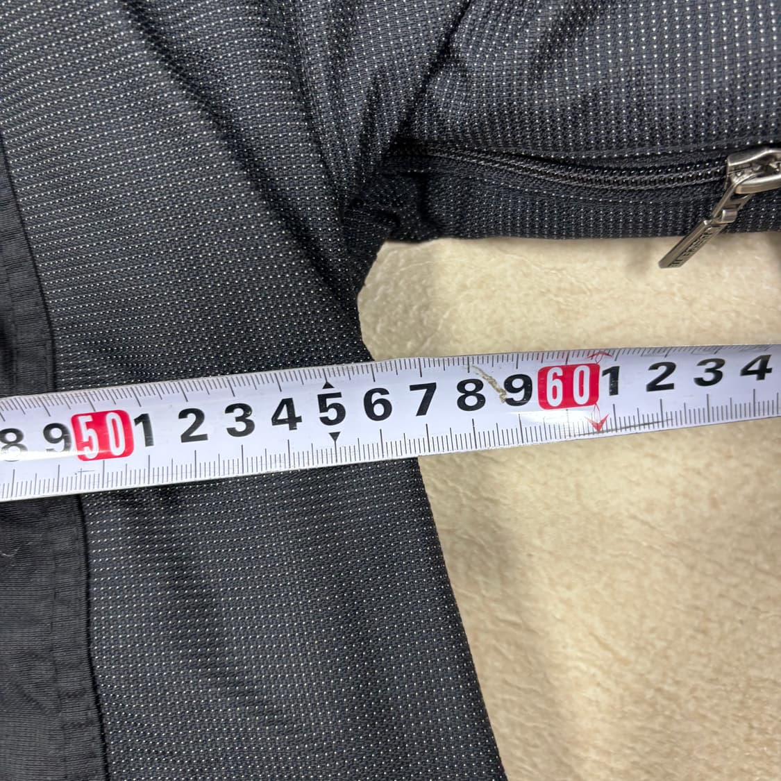 데상트 올드스쿨 블랙 스키 자켓 상품이미지6