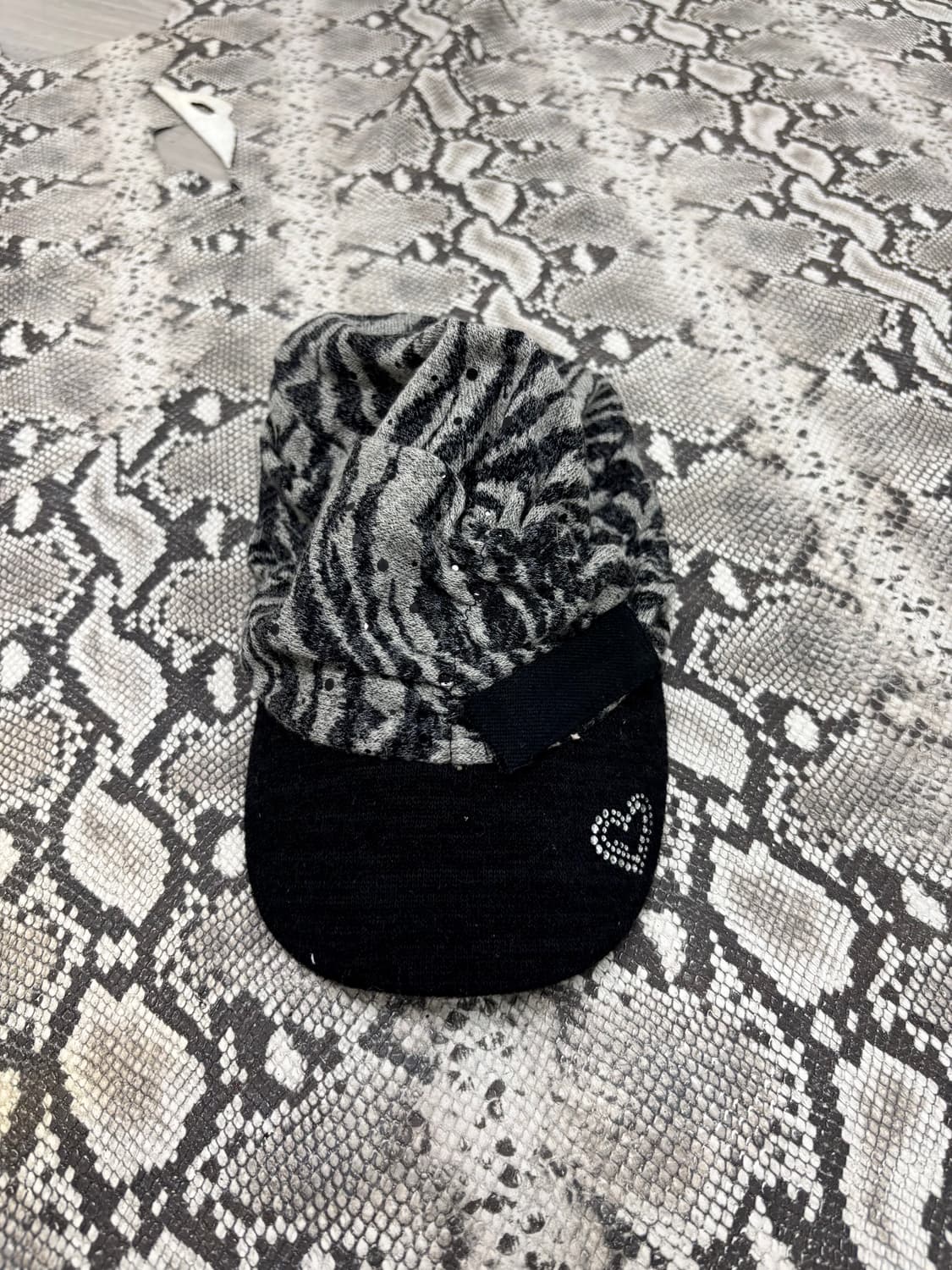 “Vintage” Zebra Pattern Cap 인스타릴스 참고 상품이미지2