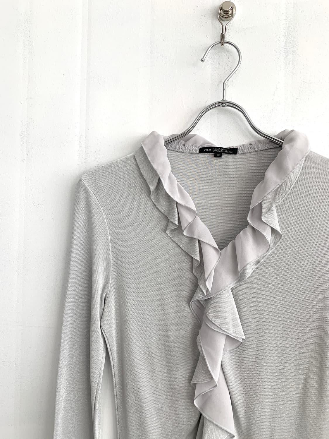 Silver Gray Ruffle Top 상품이미지9