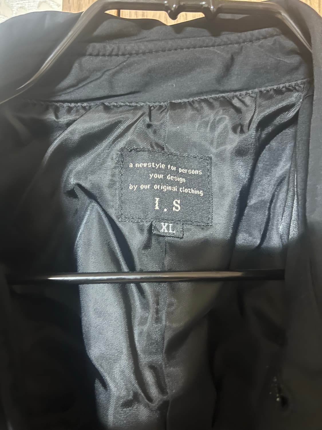 I.S 브랜드의 블랙 자켓입니다.  상품이미지2