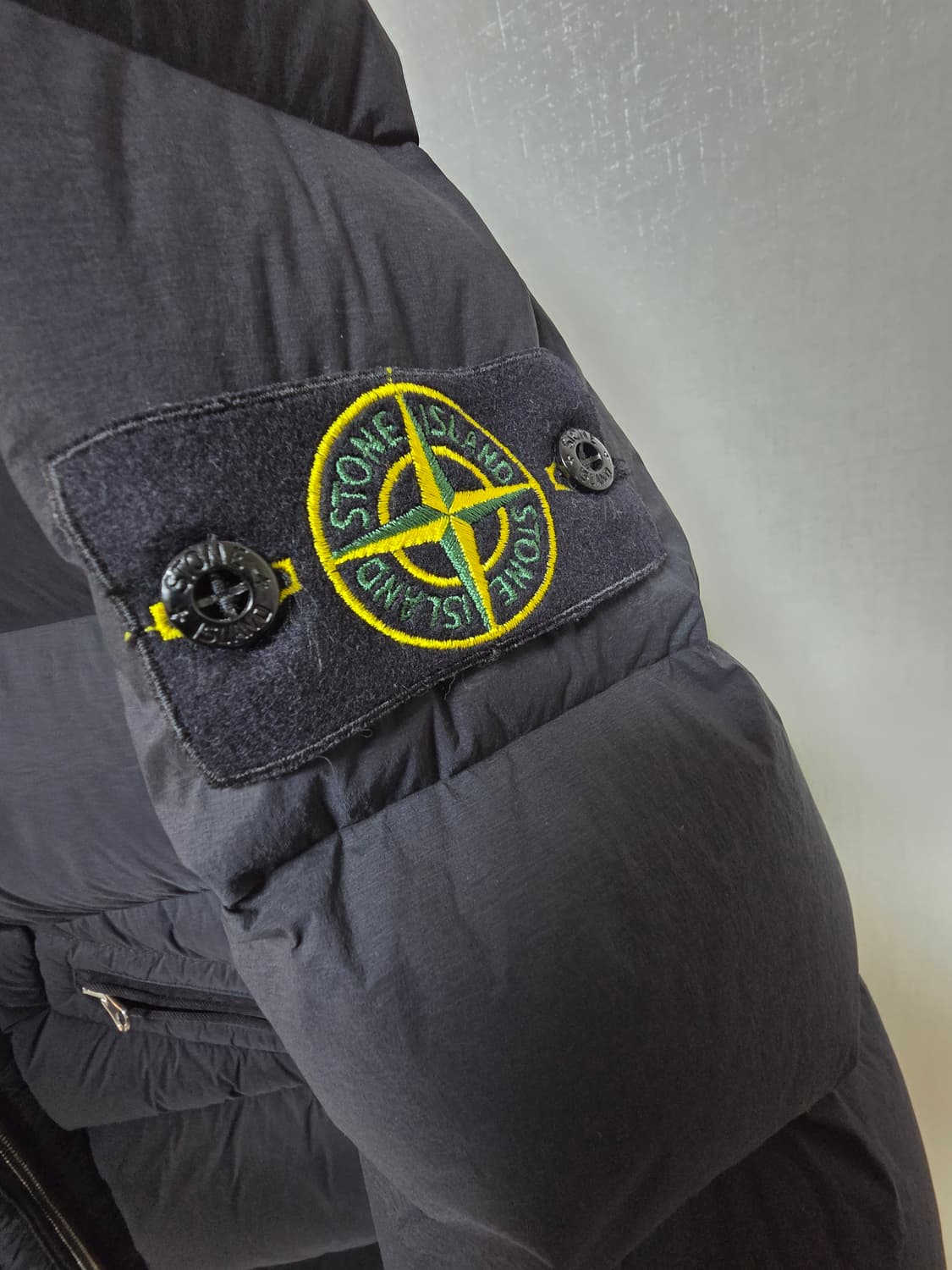 24fw) 스톤아일랜드 심리스 터널 패딩 상품이미지4