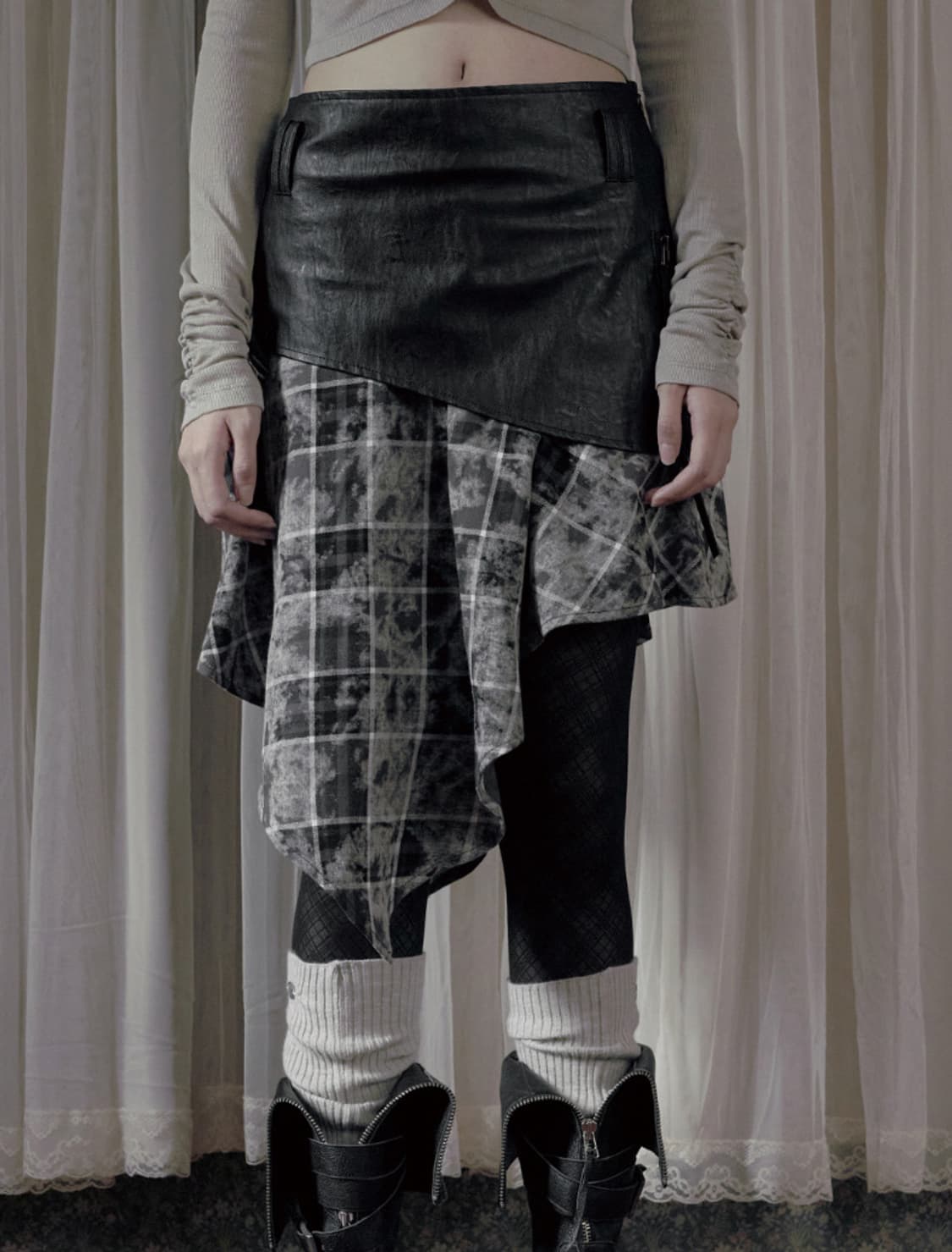 보헤미안서울 언발란스 레더 스커트 상품이미지1