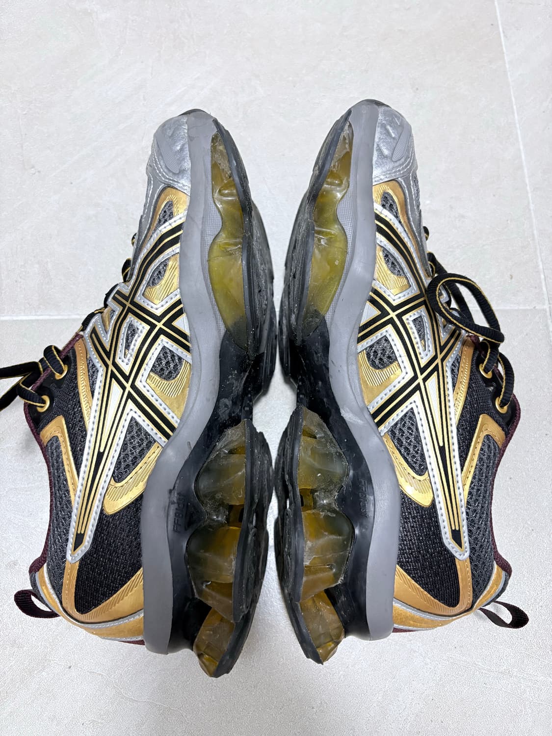 아식스 젤 퀀텀 키네틱 카본 퓨어골드 250 상품이미지6