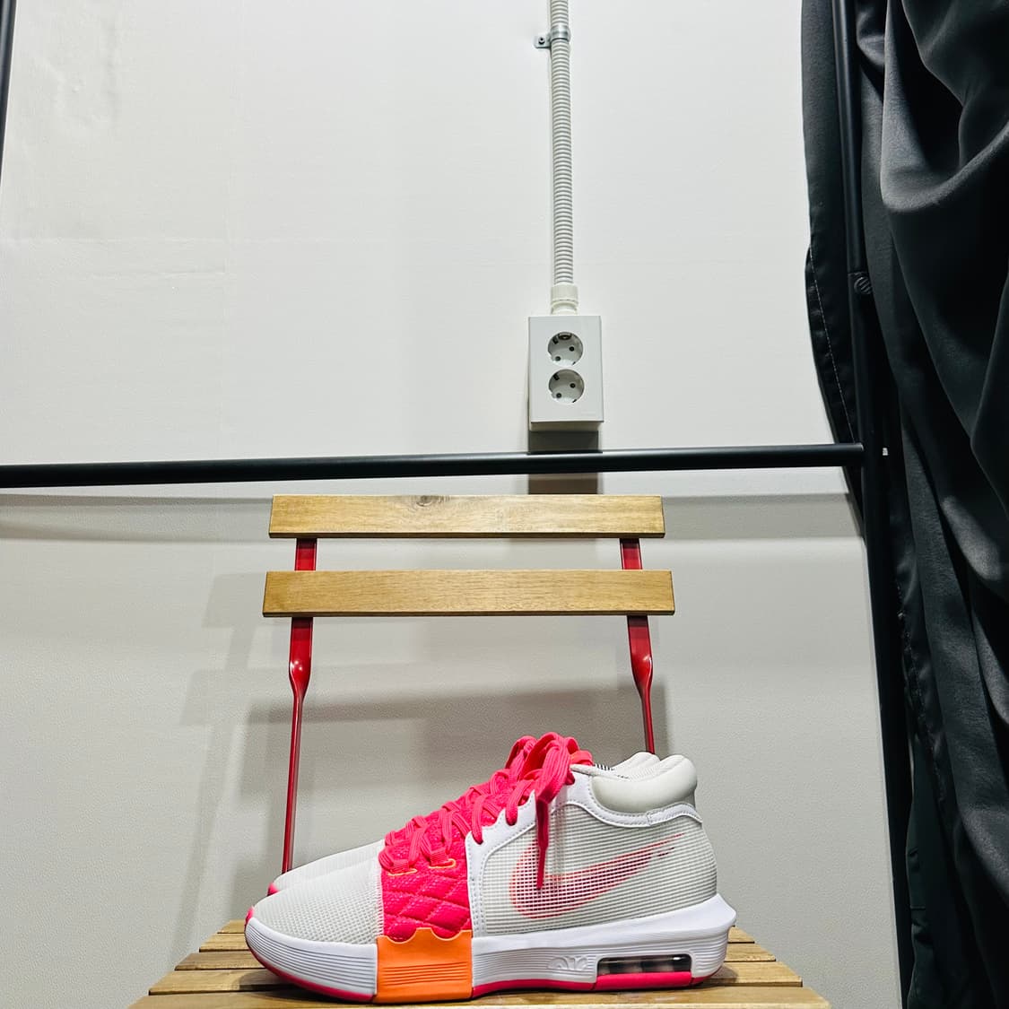 270) 나이키 농구화 남성 남자 르브론 위트니스 8 '던킨 도넛 상품이미지3