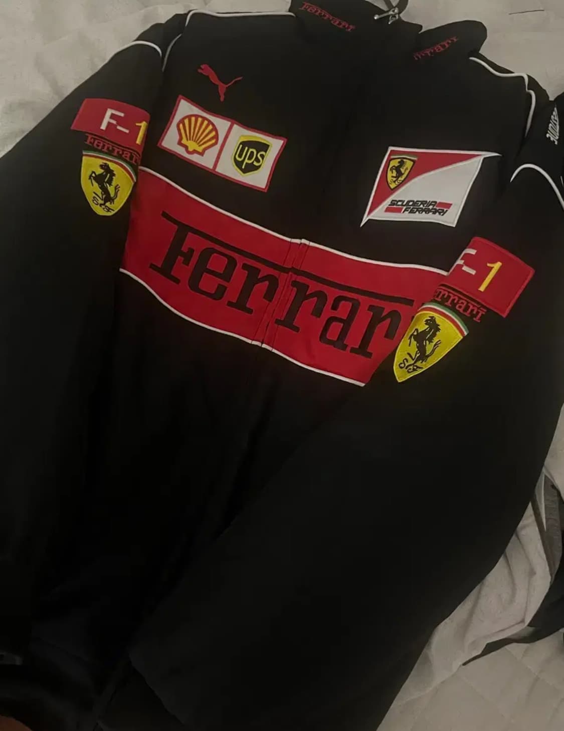 새상품 겨울용 스쿠데리아 페라리 레이싱 자켓 상품이미지1