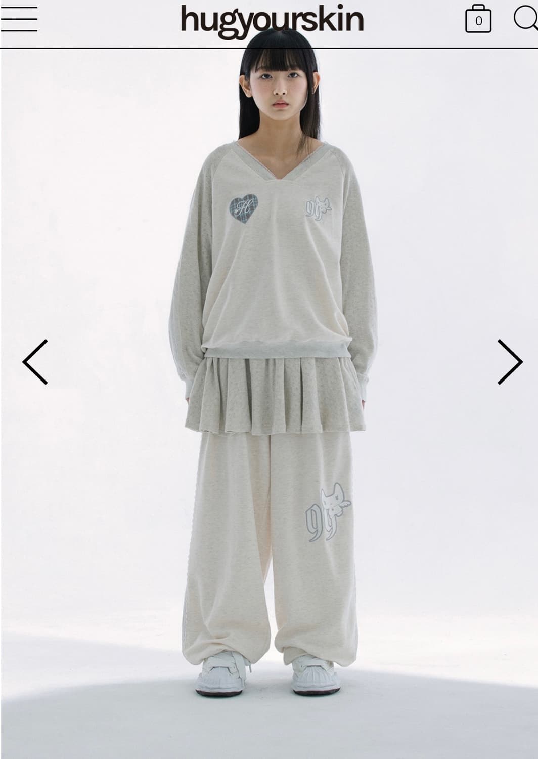 허그유어스킨 Patch v-neck raglan T - Ivory 새상품 상품이미지1