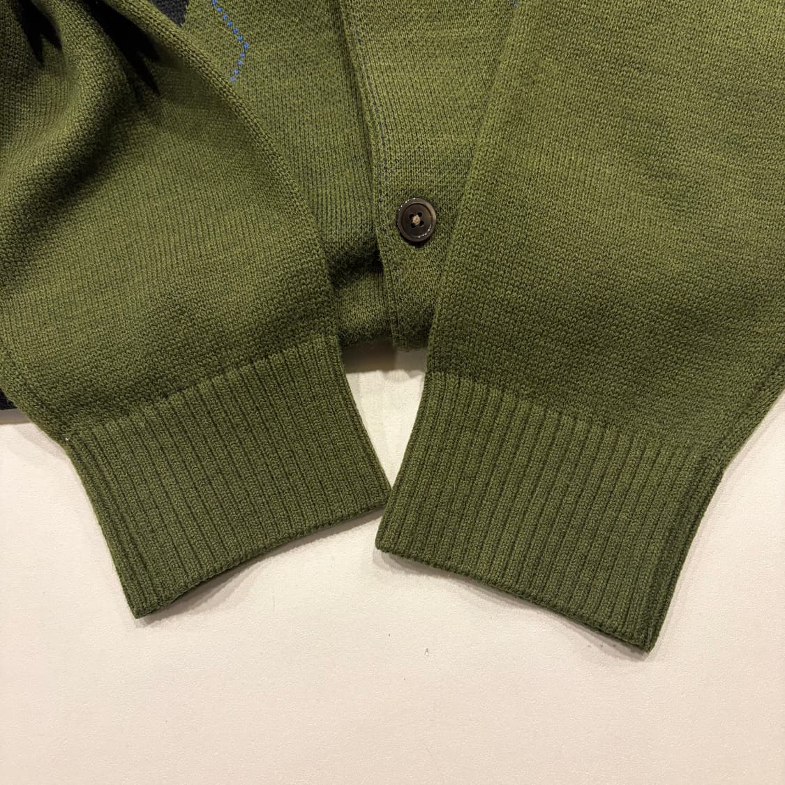 [L] 디스이즈네버댓 아가일 가디건 카키 B332 상품이미지6