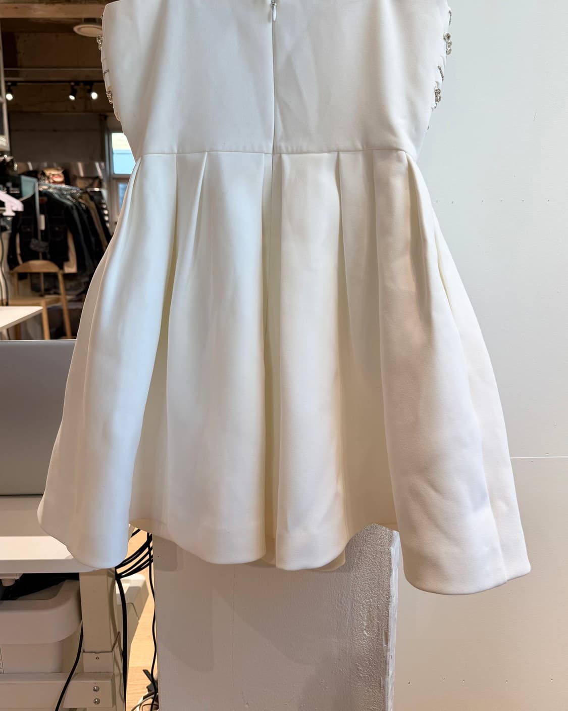 셀프 포트레이트 화이트 크리스탈 임벨리시드 크레이프 미니원피스  상품이미지7