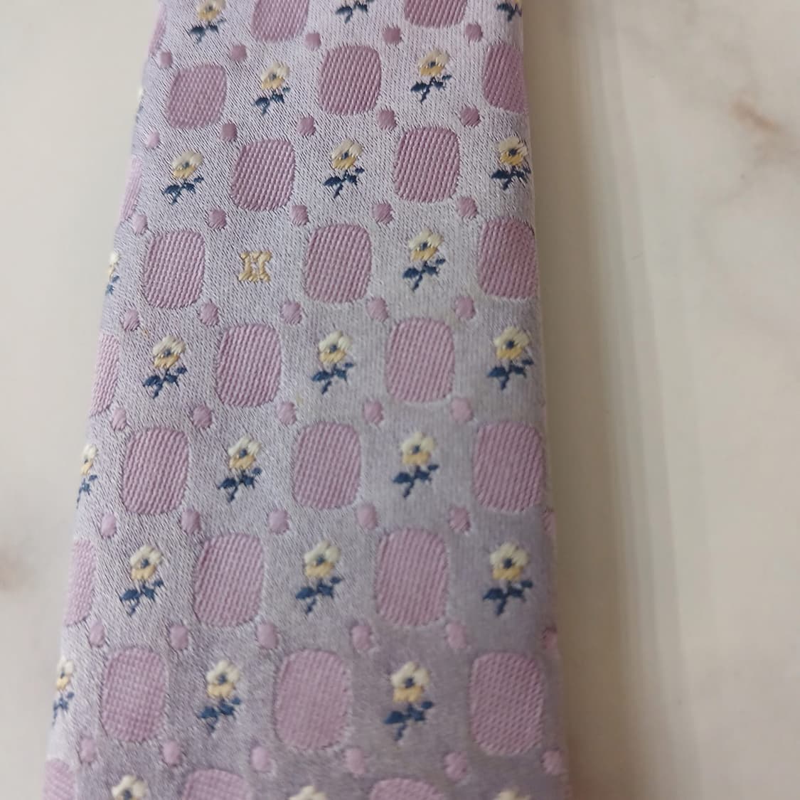 셀린느 실크 플라워 트리오페 넥타이 9.2cm A~B등급 A18882
 상품이미지8