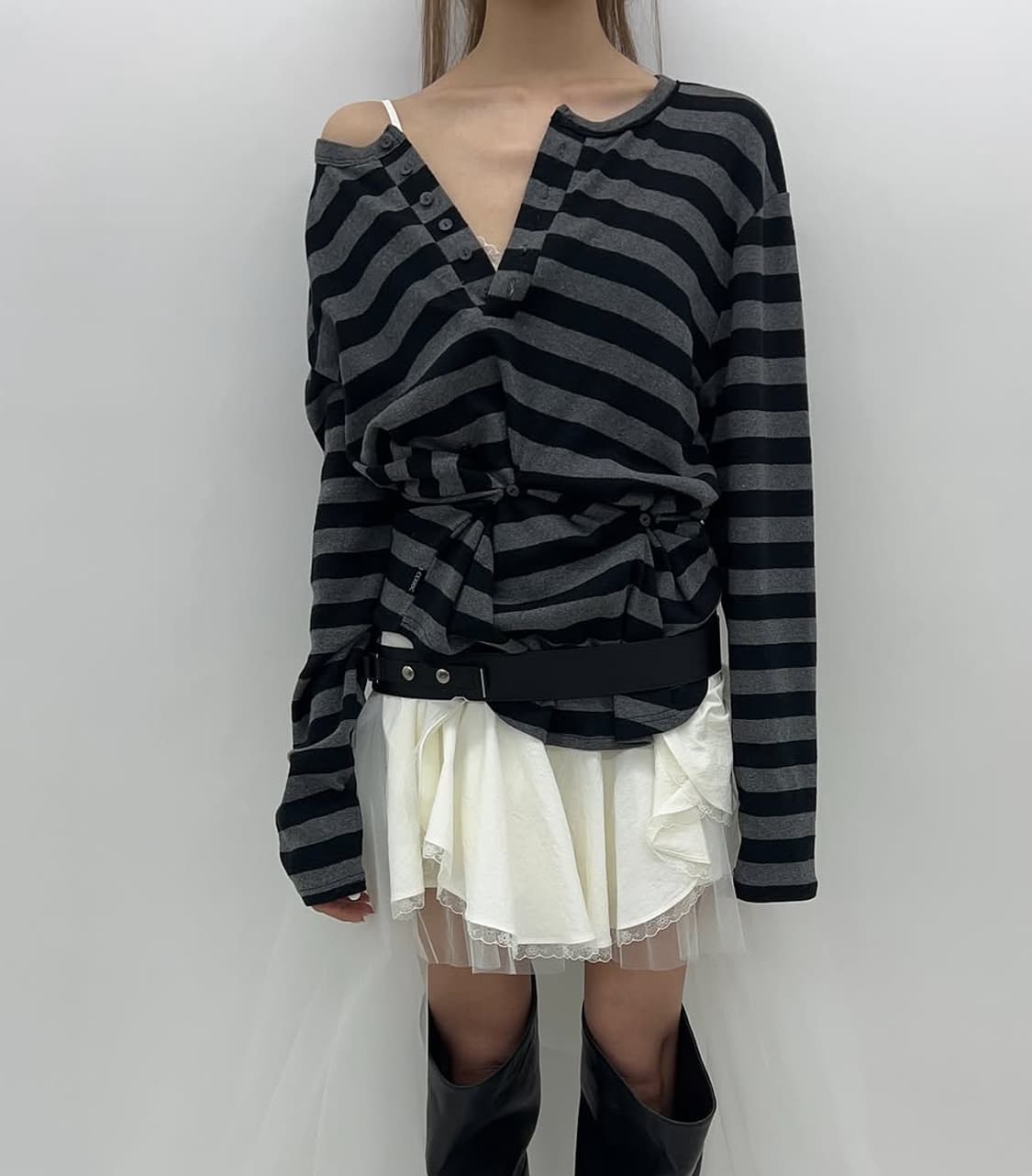 세릭_STRIPE HENLEY NECK TOP 상품이미지1