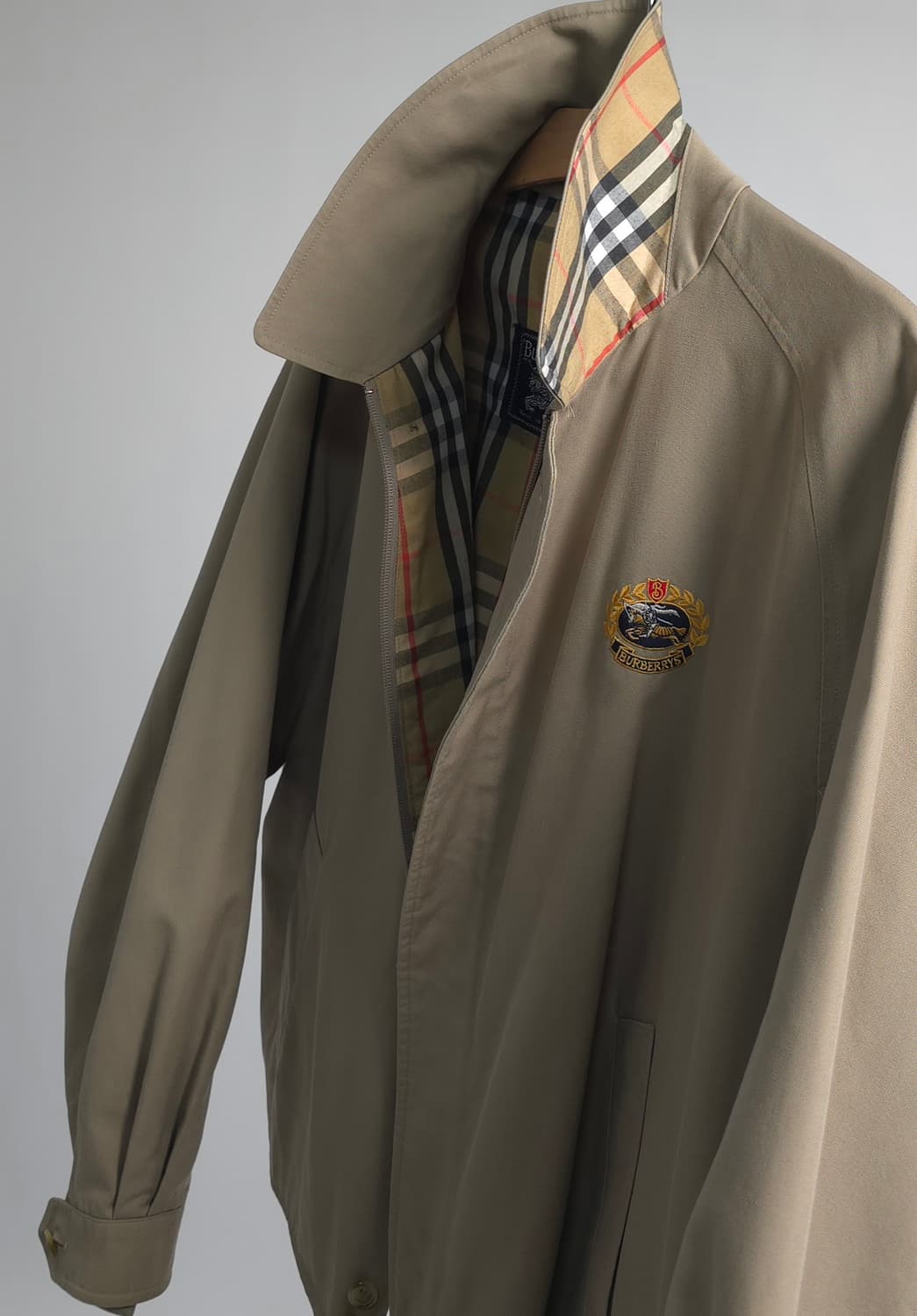 버버리 정품 영국생산 베이지 블루종 해링턴 자켓 오리지널 금사 엠블럼 1 상품이미지4