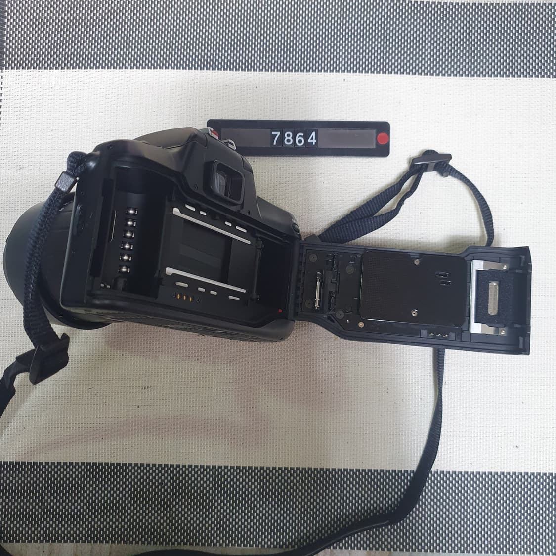 니콘 F 50 필름카메라 28-80 줌렌즈 상품이미지6