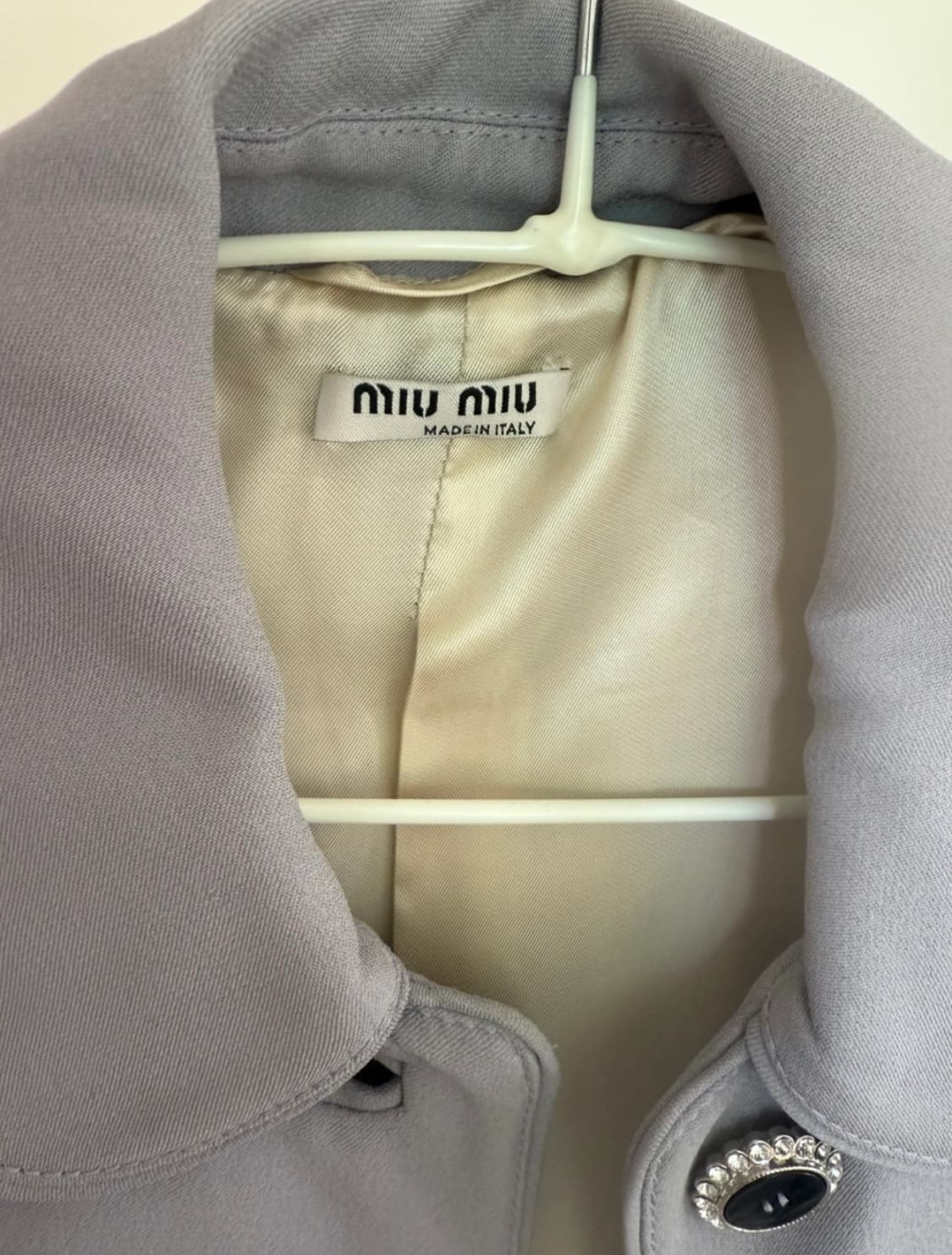 미우미우 크롭 자켓 정품 라벤더 색상 상품이미지3