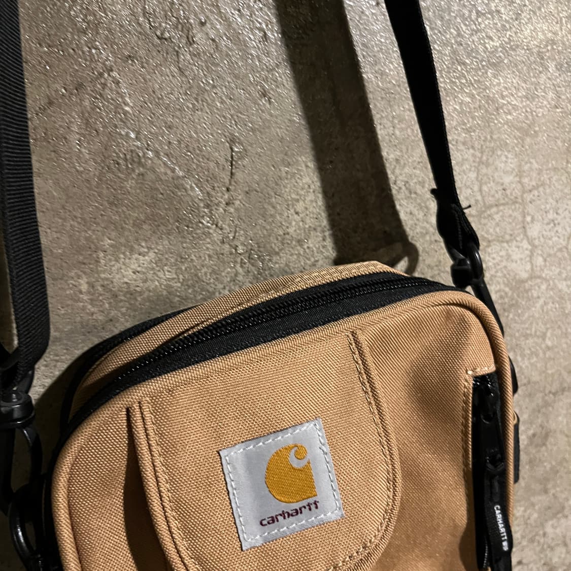 칼하트 wip 미니 크로스백 상품이미지5