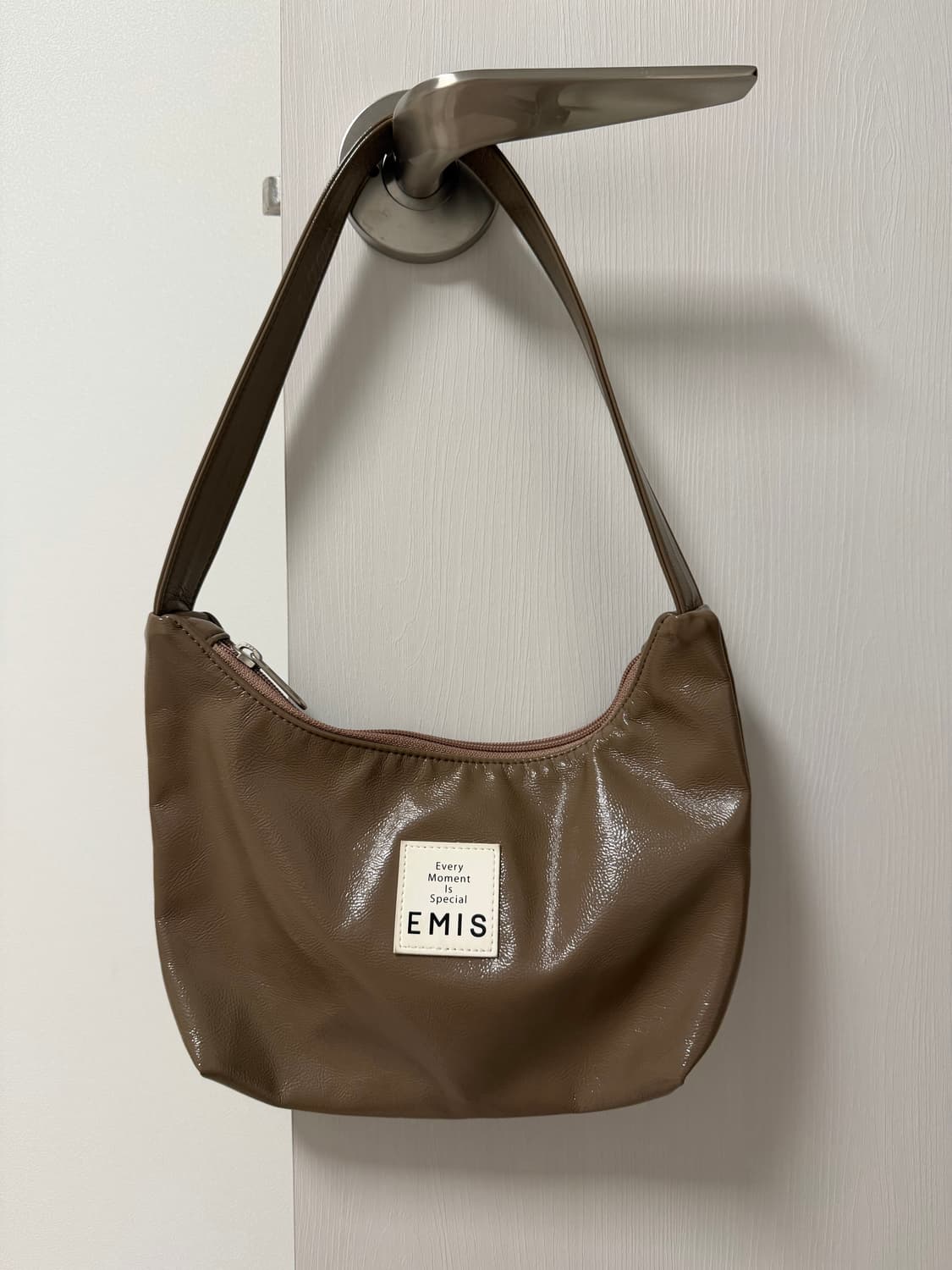 이미스 에나멜 호보백 상품이미지2