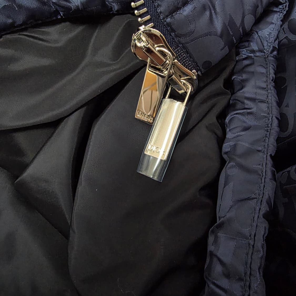 {클로젯}[48][23F/w 풀구성]디올 오블리크 숏 다운 패딩 자켓 상품이미지4