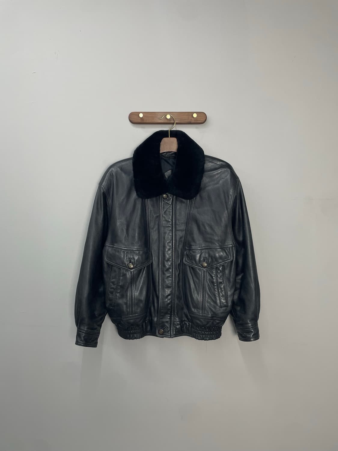 입생로랑 블랙 가죽 무스탕 자켓 H1399 상품이미지2