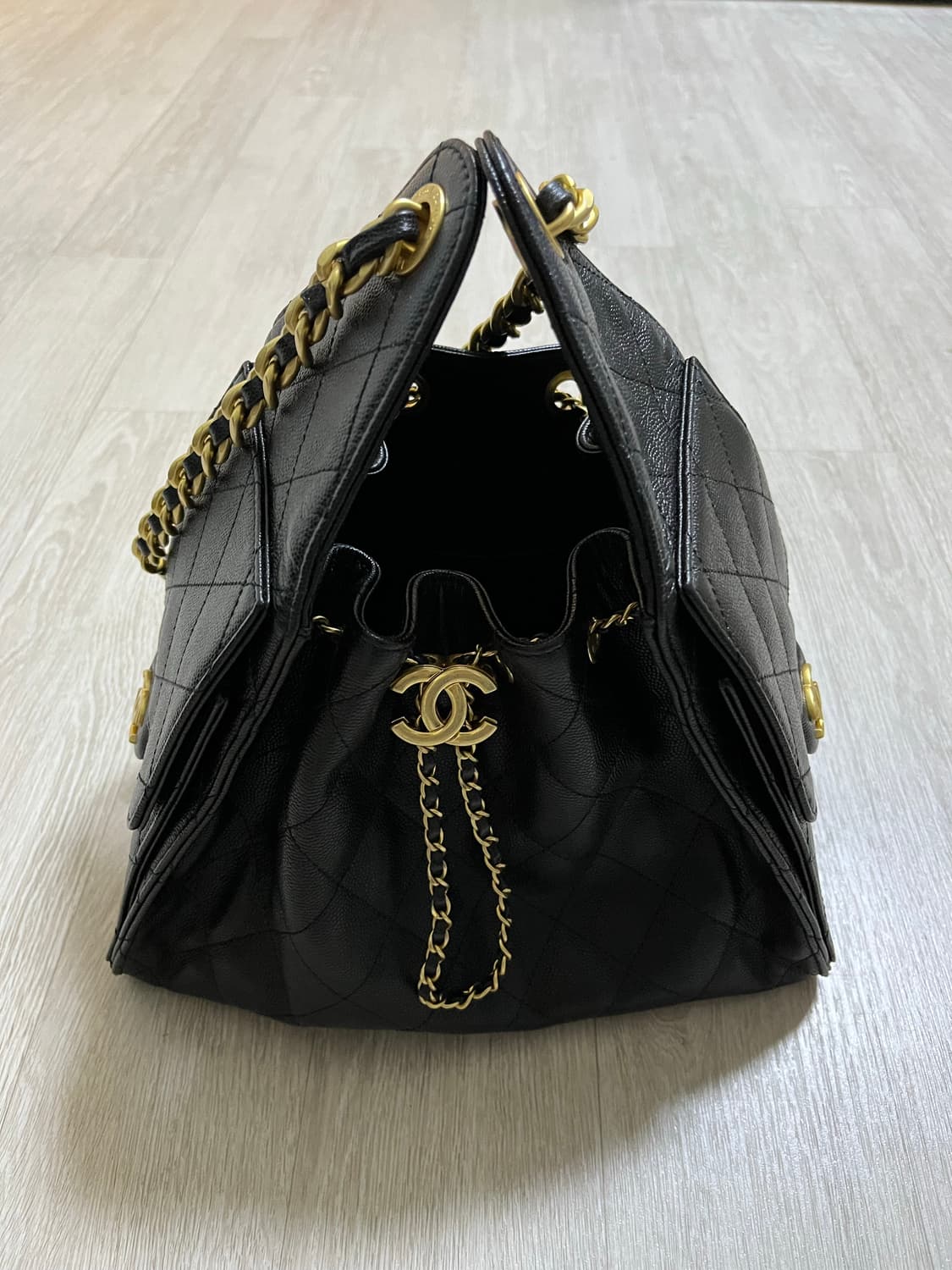 샤넬 25백 스몰 캐비어 금장 상품이미지6