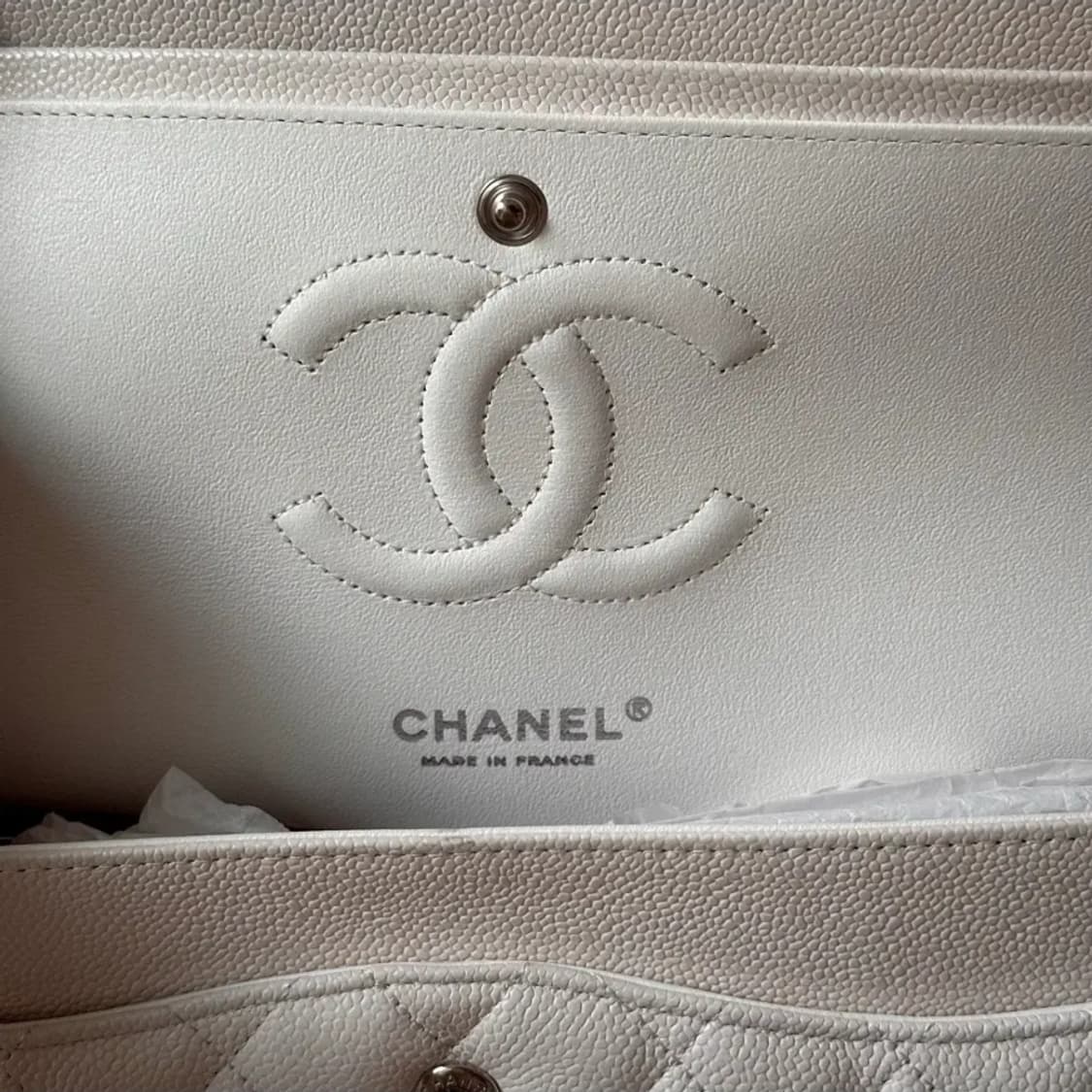 [정품/OS] 샤넬 클래식 미듐 화이트 캐비어 은장 상품이미지4