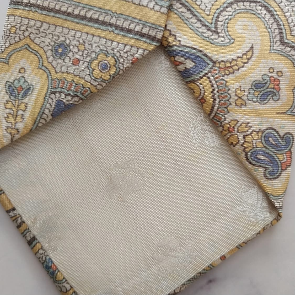 브룩스브라더스 실크 옐로우 페이즐리 넥타이 9cm A+등급  K1410
 상품이미지7