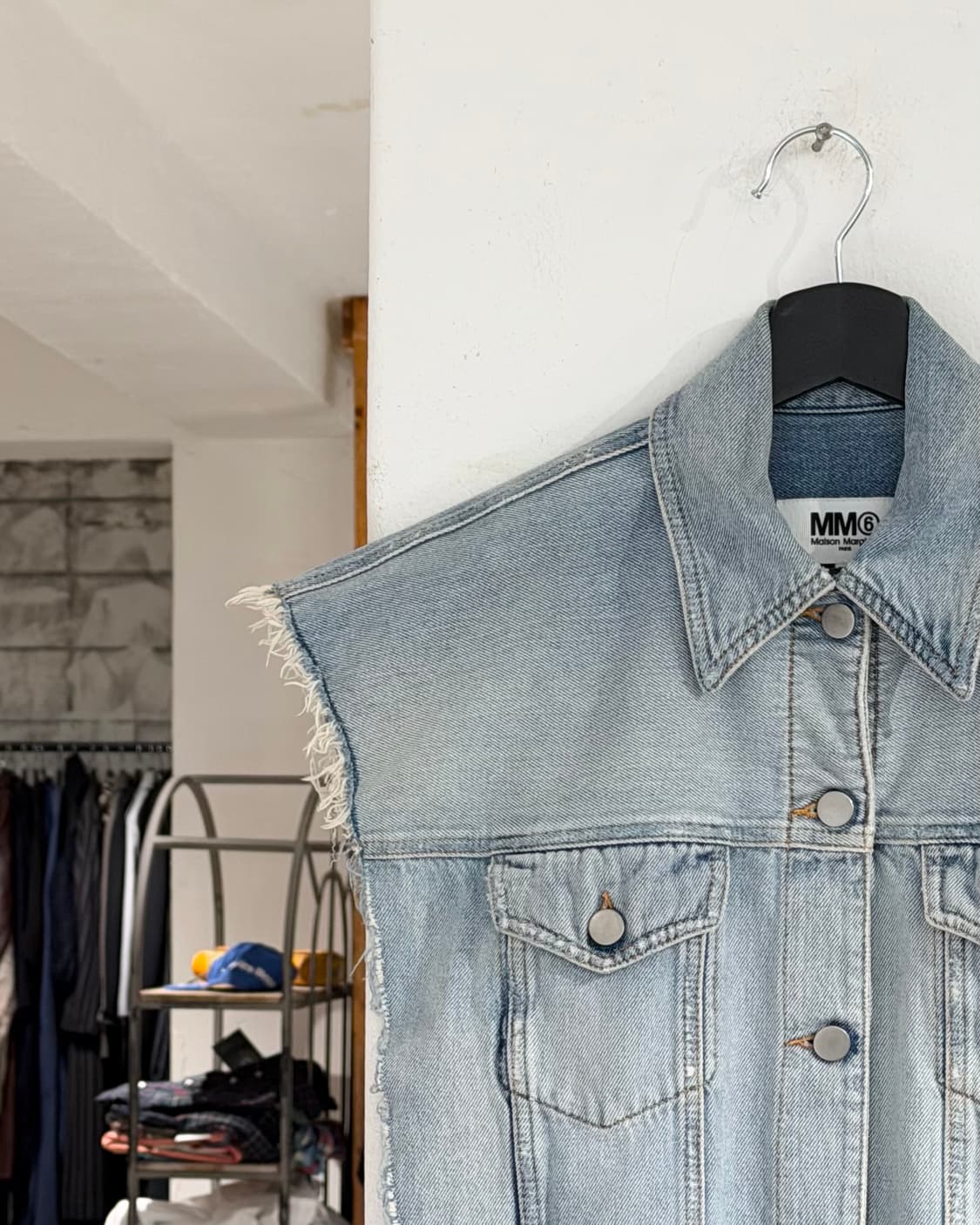 mm6 연청 데미지 데님 베스트  상품이미지2
