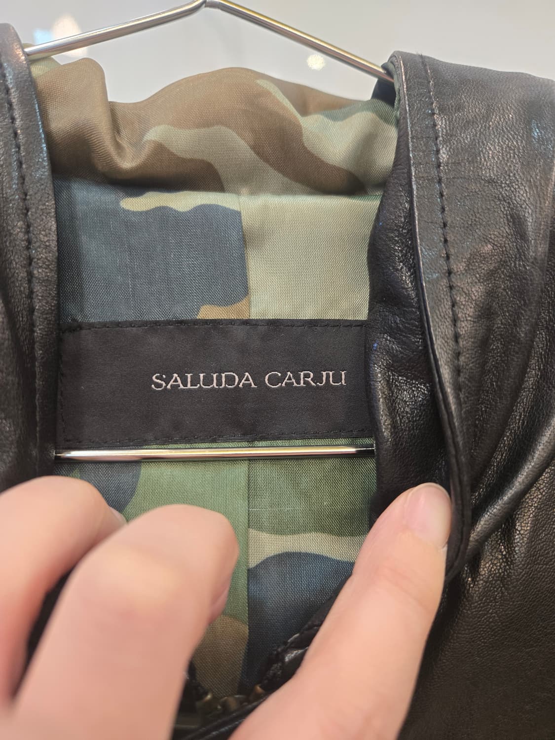 [희귀]SALUDA CARJU 이태리 램스킨 후드 가죽 롱재킷 상품이미지3