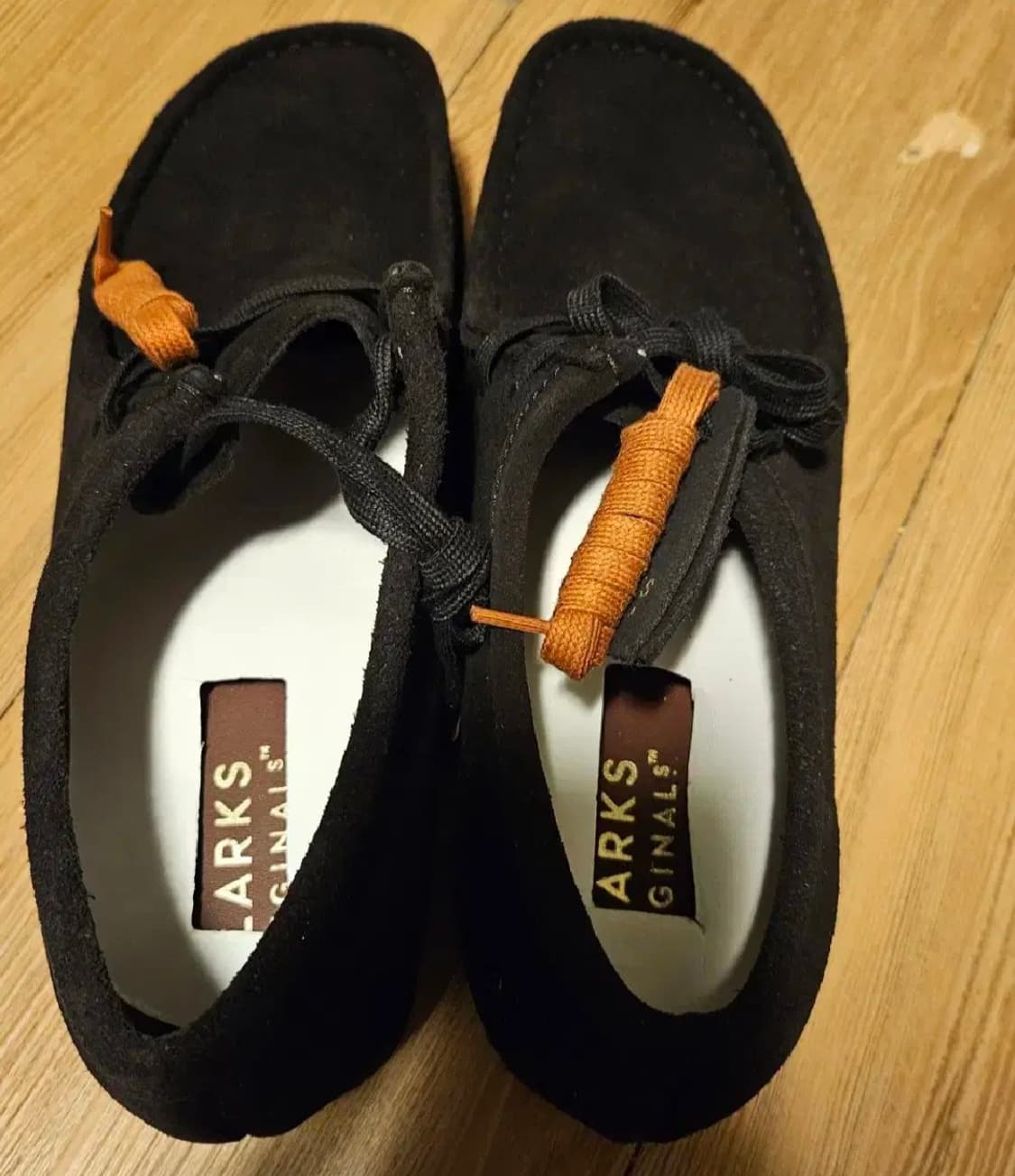 새상품 택포 UK8.5(270) 클락스 왈라비 블랙 26155519 상품이미지2