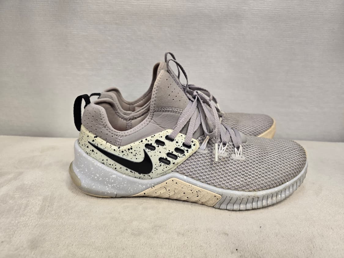 나이키 프리 TR8 트레이닝화 운동화 275mm  상품이미지3