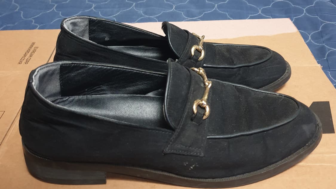 퍼블릭가든 금장 스웨이드 페니로퍼 블랙 (260) 상품이미지2