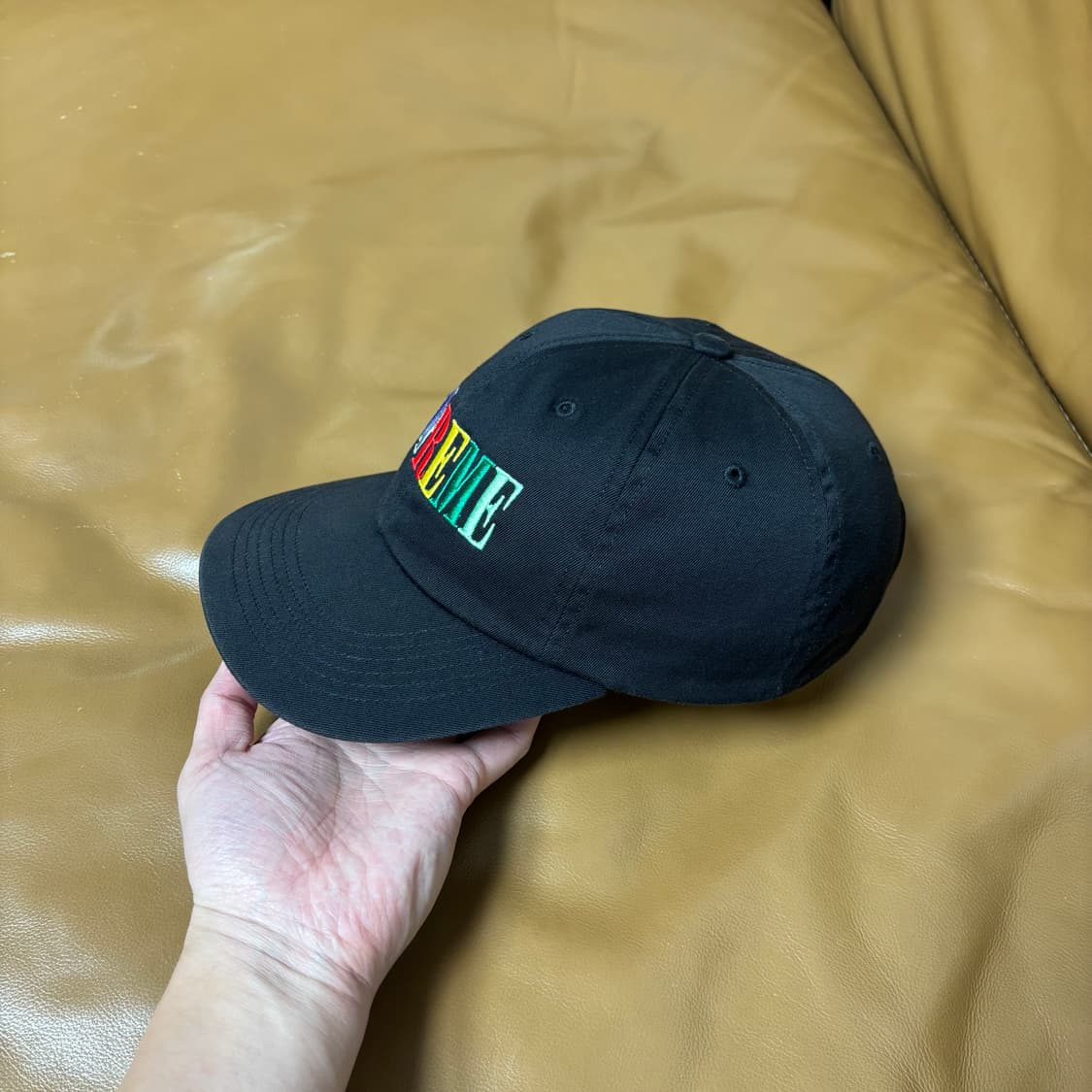 슈프림 6패널 볼캡 모자 멀티 컬러 로고 블랙 상품이미지4