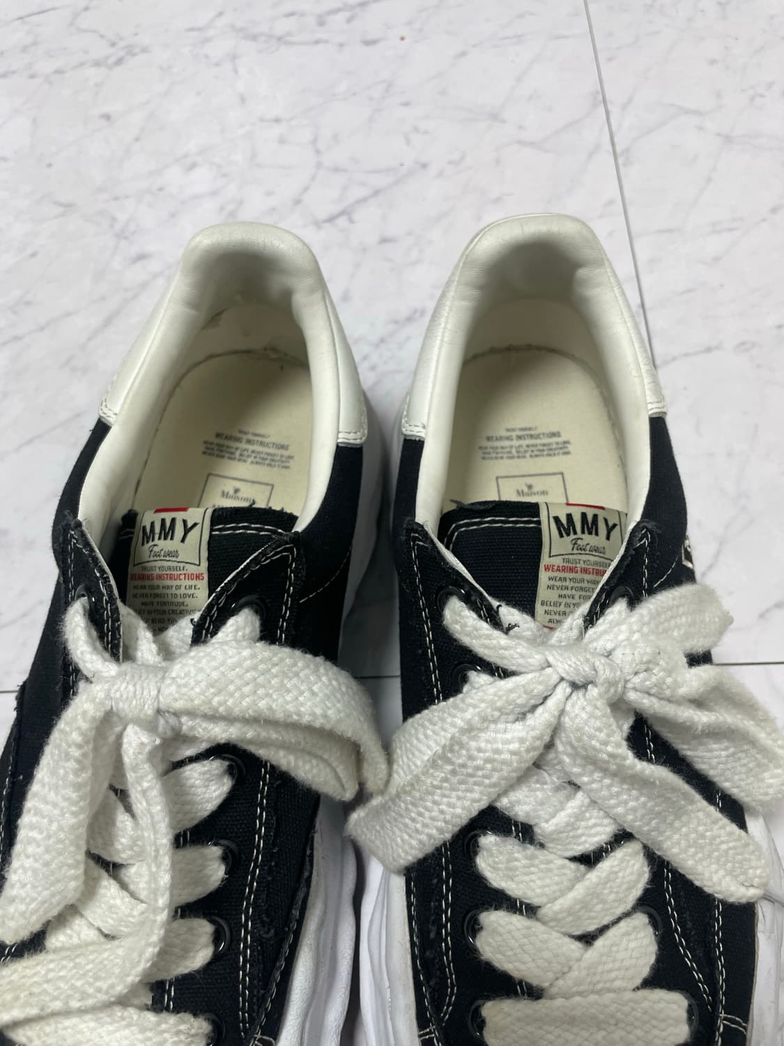 메종 미하라 야스히로 블레이키 OG 솔 캔버스 로우탑 스니커즈 블랙 화이 상품이미지4