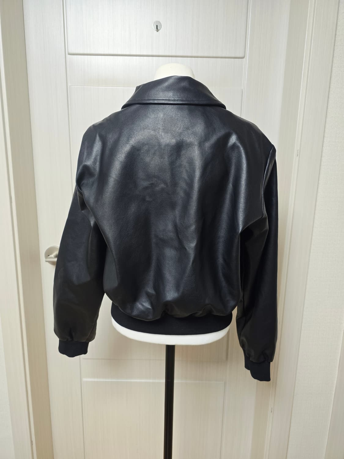 (택x,깨끗,단종)블랙/Deliccent 델리센트 이솝 크롭 레더 점퍼 상품이미지10