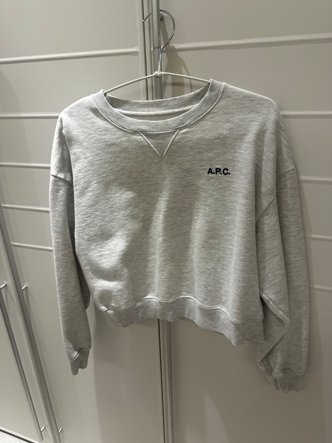 아페쎄 크롭 맨투맨 상품이미지1