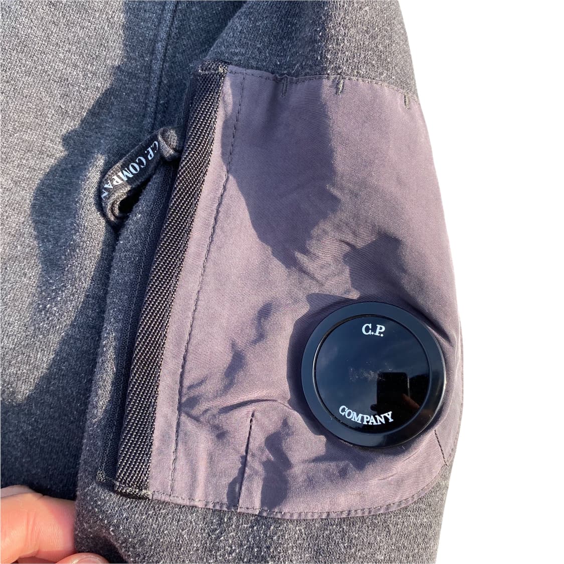 cp컴퍼니 렌즈 맨투맨 상품이미지4