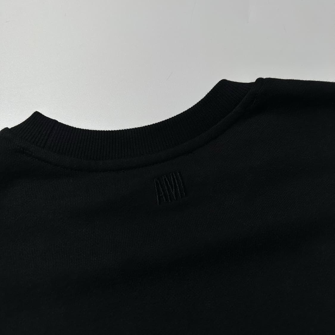 아미 하트로고 맨투맨 블랙 상품이미지5