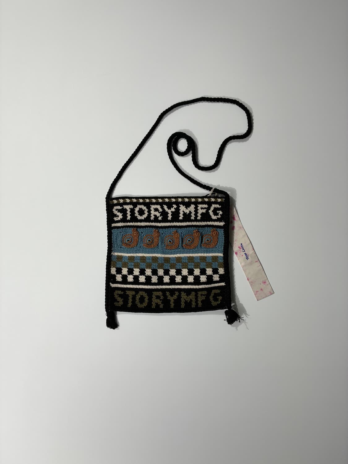 STORY MFG 스토리MFG 스태쉬 백 브라운 스네일 핸드 크로셰 상품이미지1