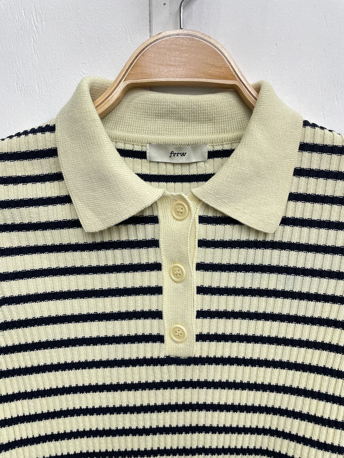 frrw 스트라이프 카라 반팔 니트 상품이미지5