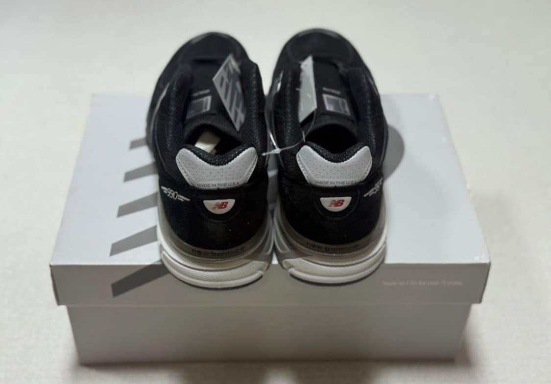 (새상품) 뉴발란스 990v4 블랙 상품이미지5