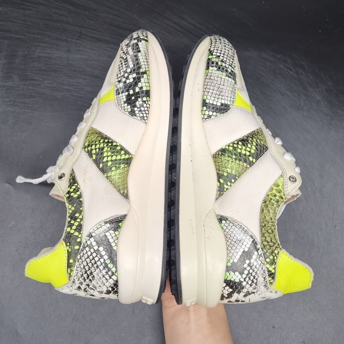 나무하나 뱀피 여성스니커즈235 상품이미지5