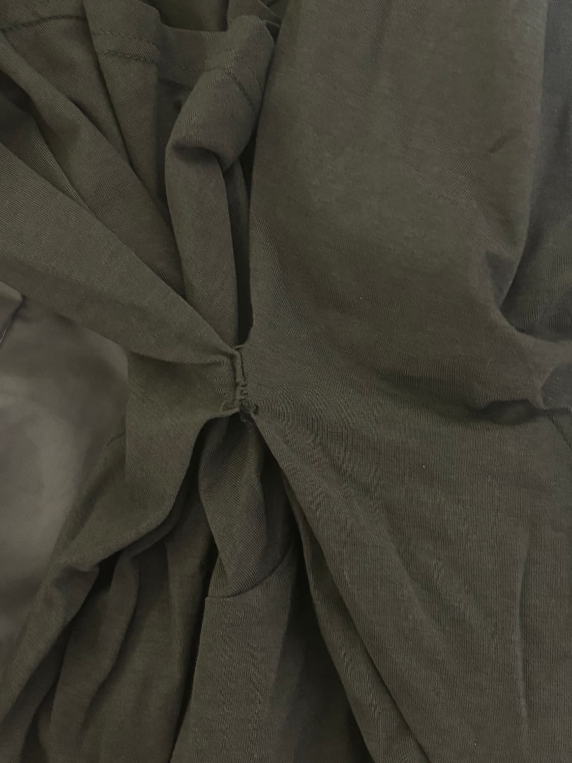 나체 INCLINE DRAPING LONG SLEEVE CHARCOAL 상품이미지3