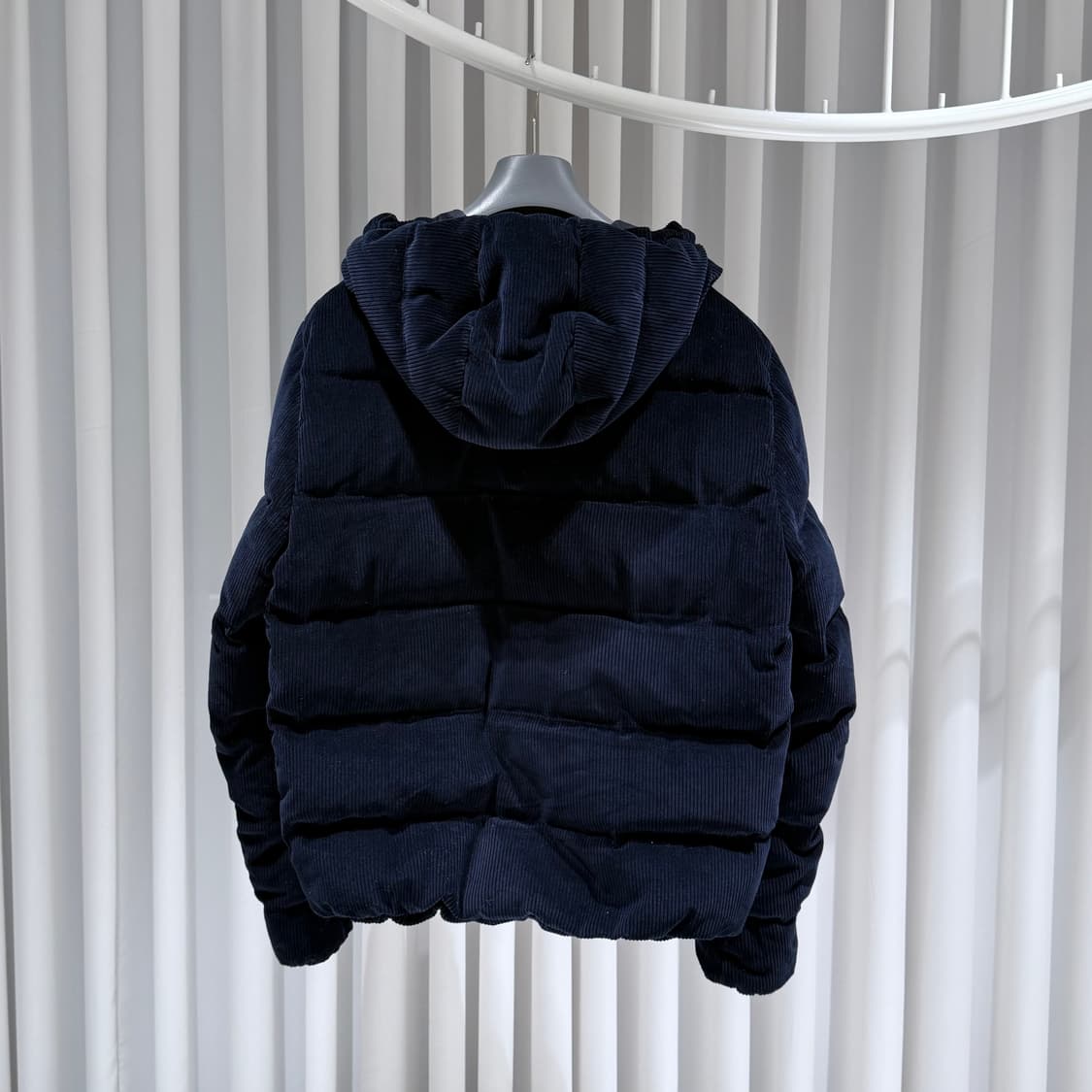48 / 프라다 코듀로이 네이비 후드 숏패딩 상품이미지4
