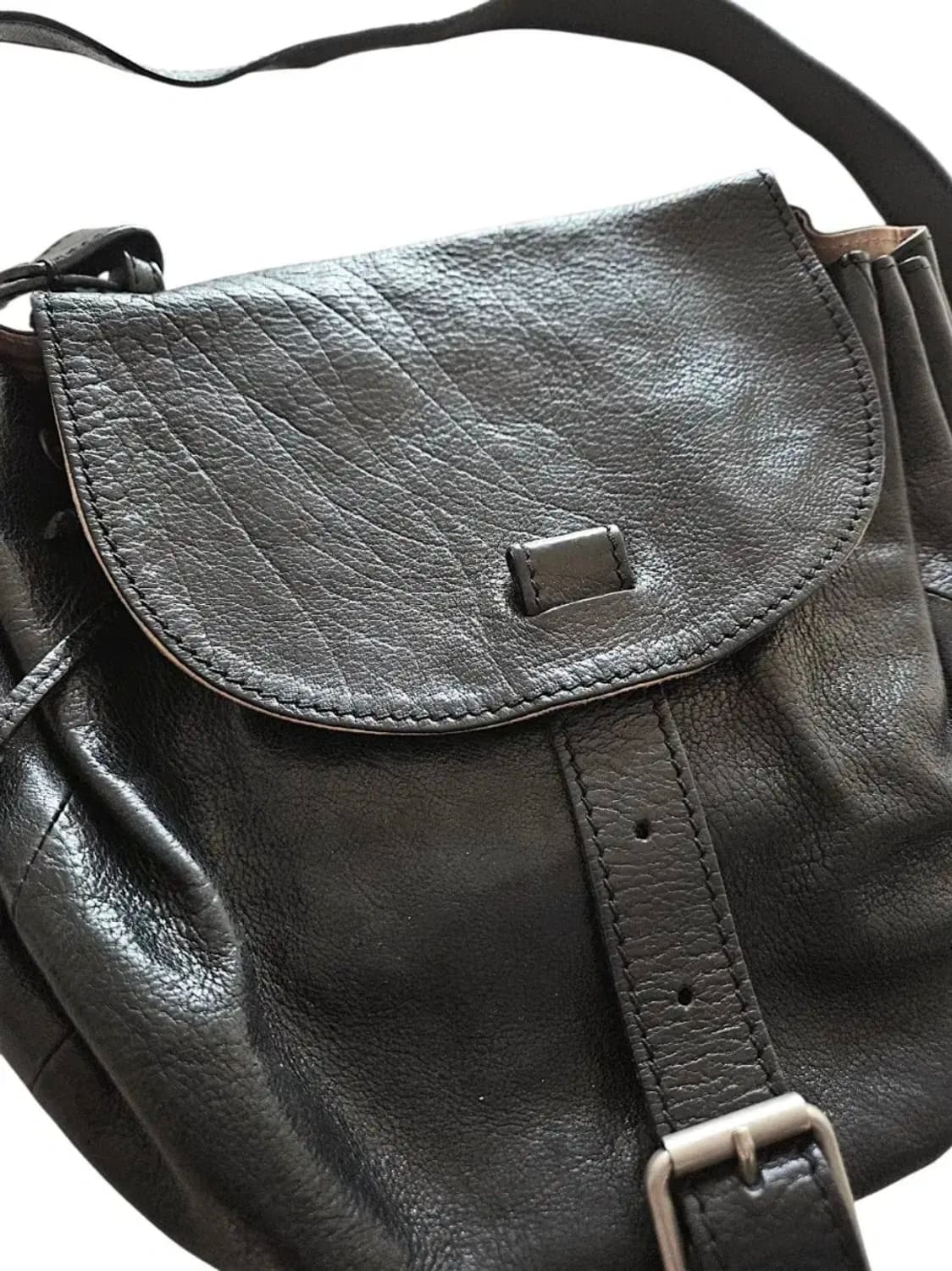 드리스 반노튼 소가죽 숄더백 상품이미지4