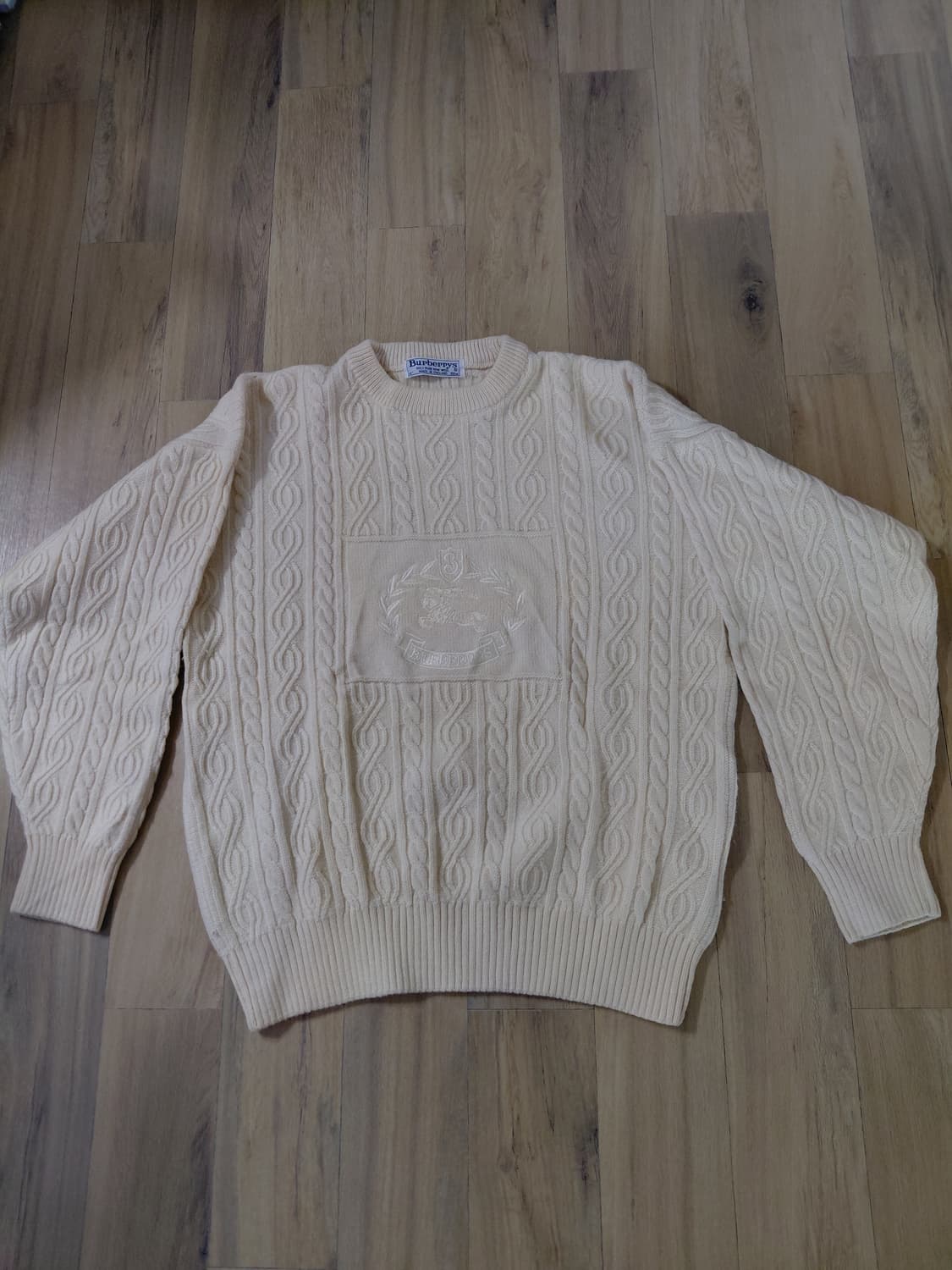 버버리 90년대 센터로고 울 100% 니트 상품이미지1